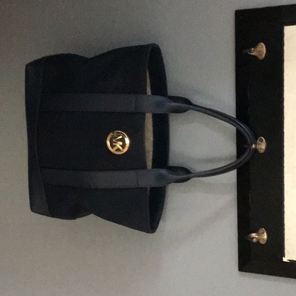 Handbags - Michael Kors tote